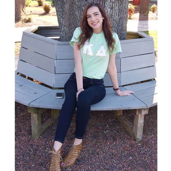 Meet your Posher, Kelli - Picture 1 of 1